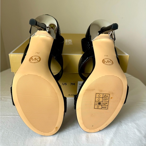 Michael Kors Amal Sandal Size 7 Black Embossed Leather & Silver NIB - Picture 7 of 7